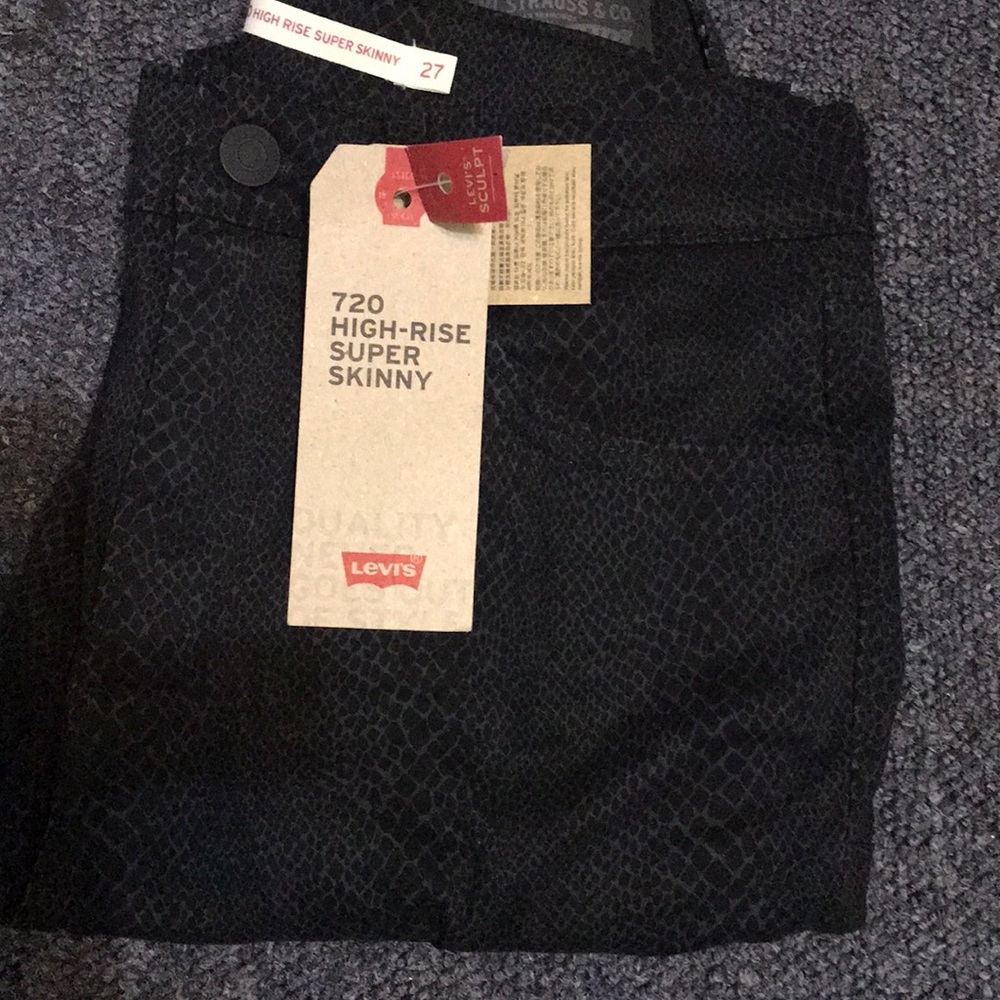 Levi’s. 720 High-Rise super skinny jeans - Picture 2 of 8